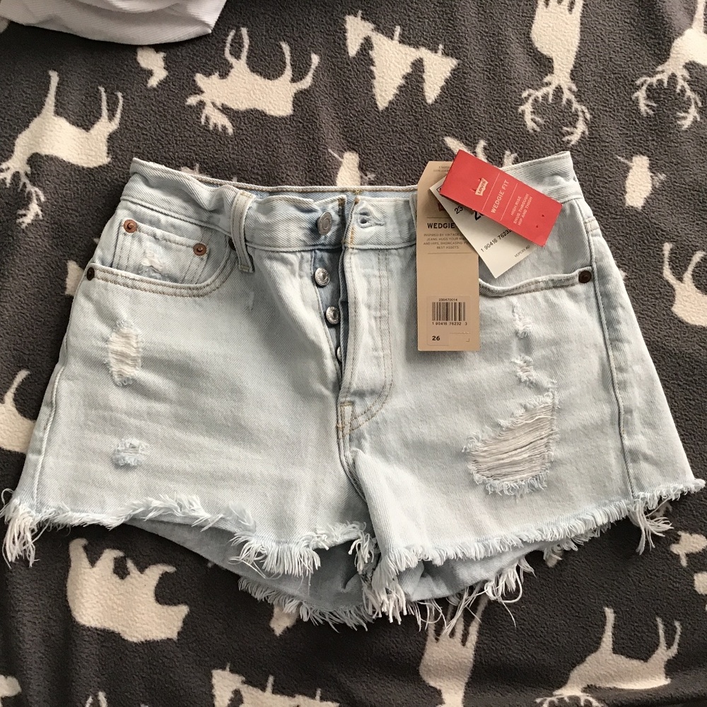 Levi’s Wedgie shorts